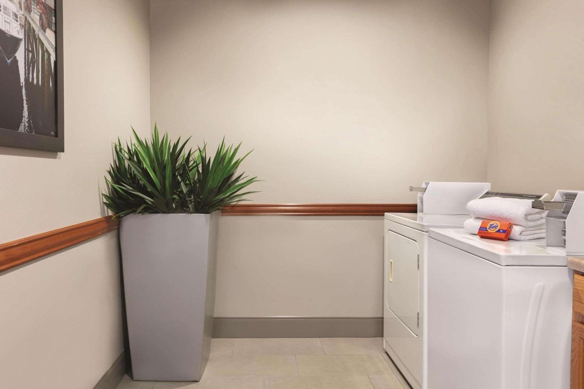 Country Inn & Suites By Radisson, Port Clinton, Oh מראה חיצוני תמונה