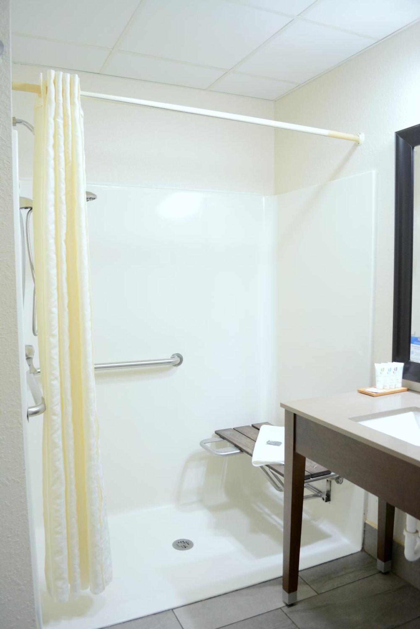 Country Inn & Suites By Radisson, Port Clinton, Oh מראה חיצוני תמונה